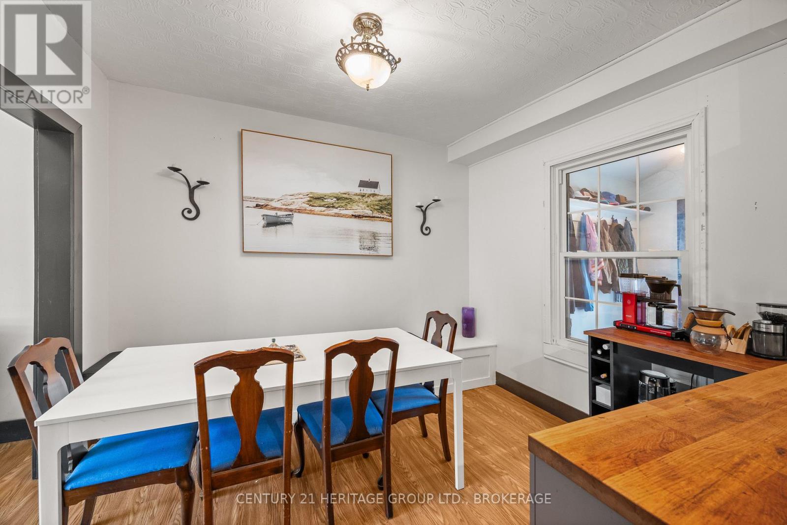 127 STEPHEN STREET N - 11