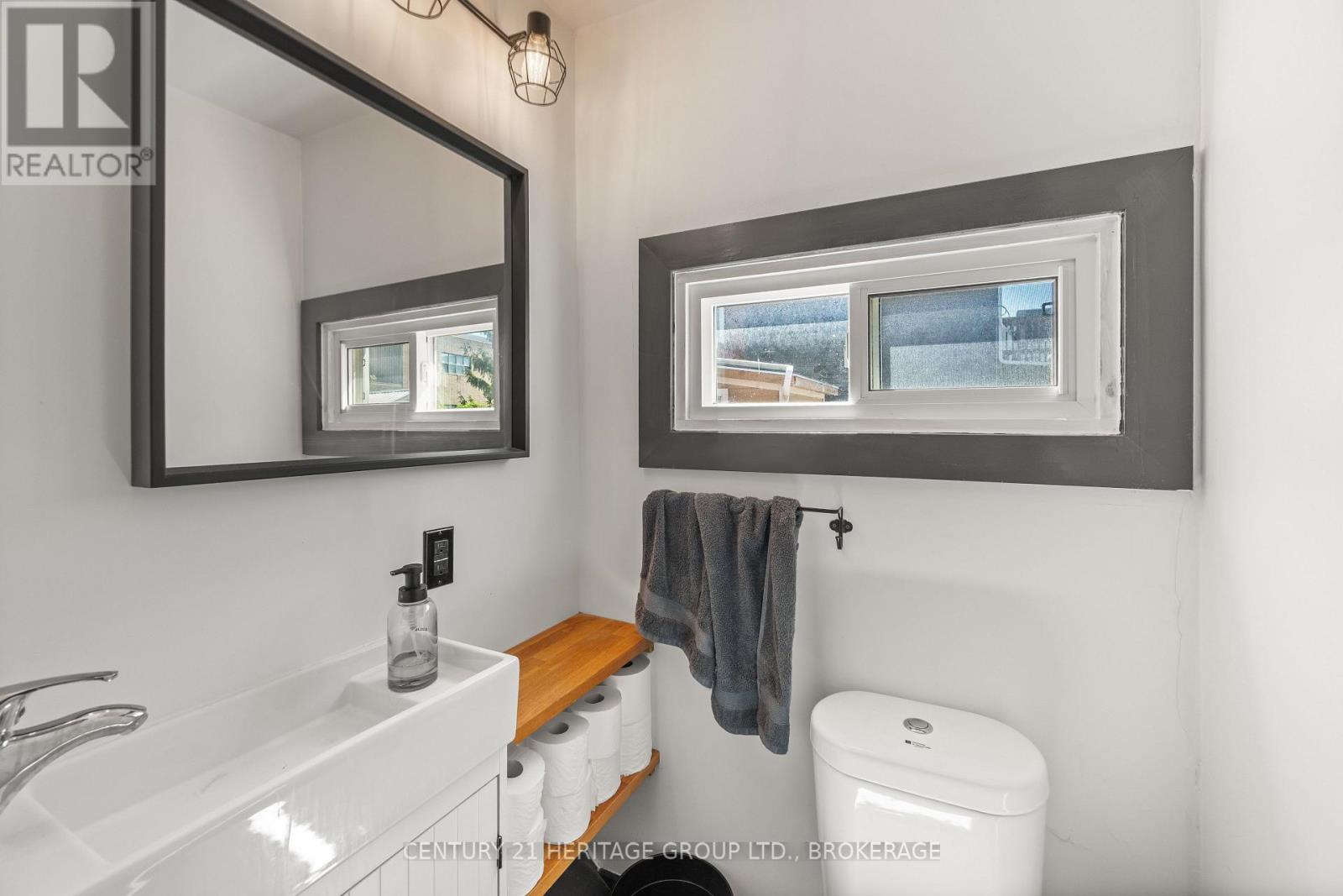 127 STEPHEN STREET N - 18