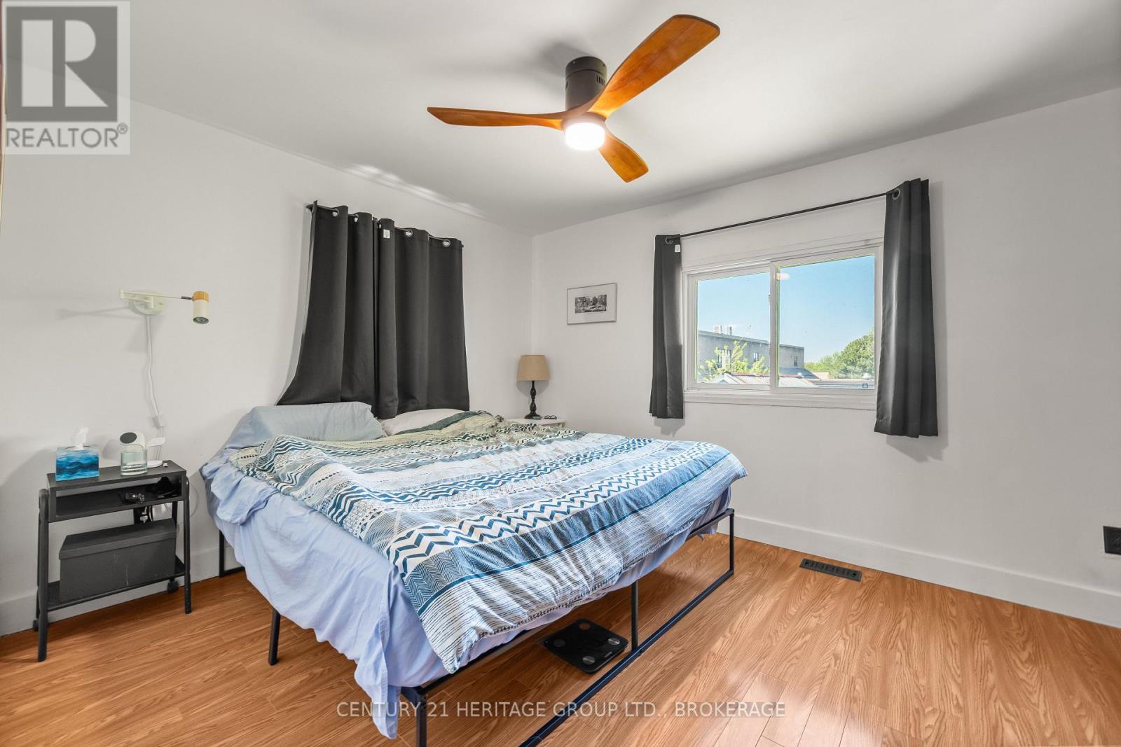 127 STEPHEN STREET N - 35