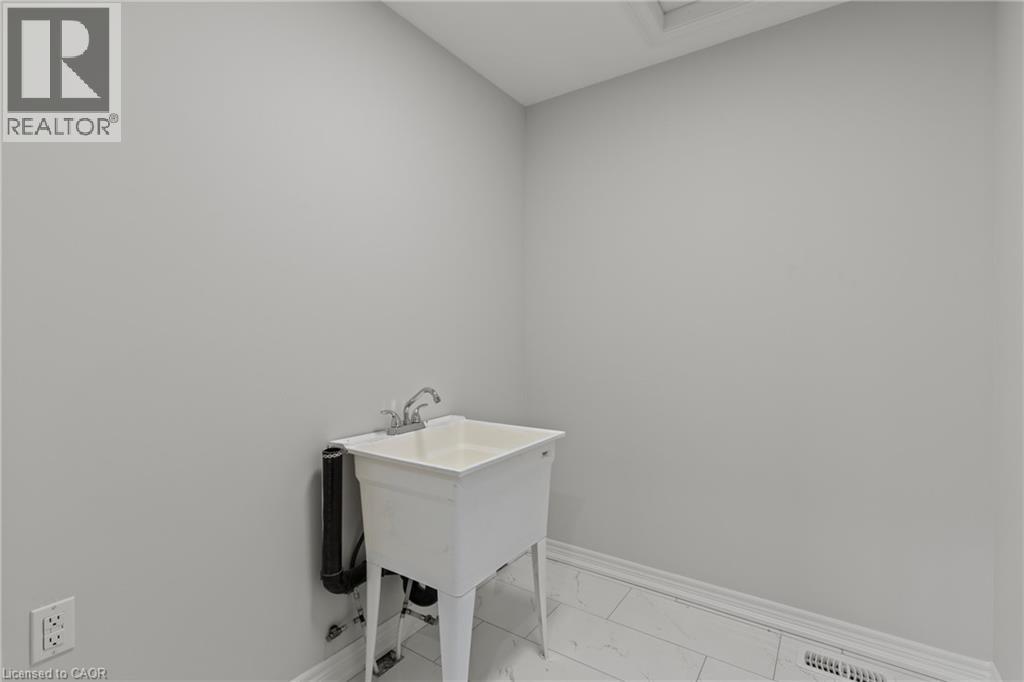 150 HODGKINS Avenue - 18