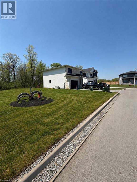 150 HODGKINS Avenue - 3