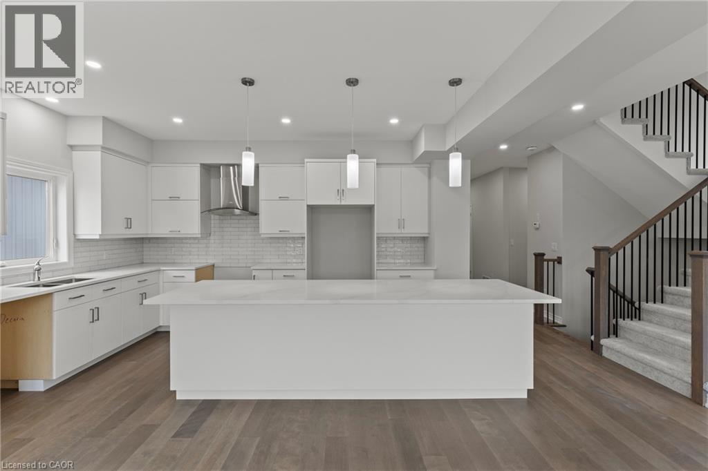 150 HODGKINS Avenue - 6