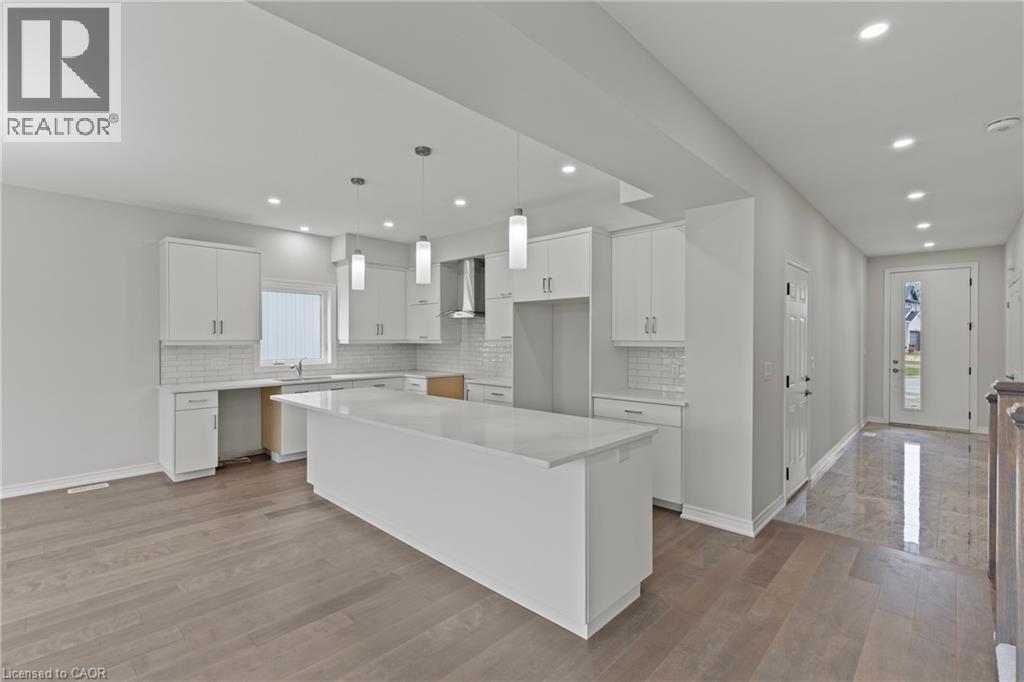 150 HODGKINS Avenue - 7