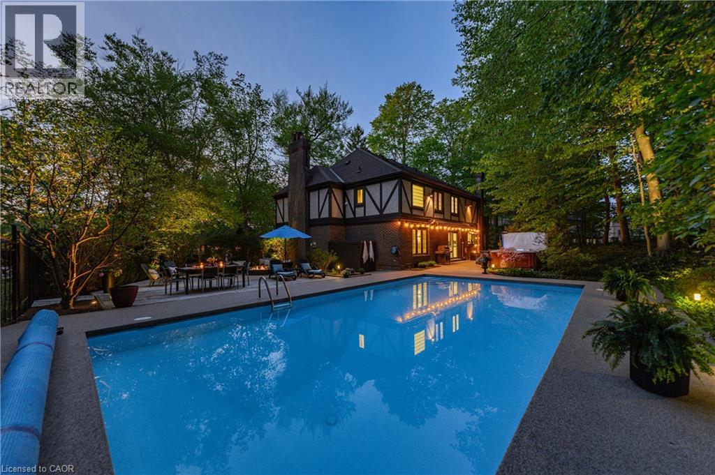 370 GREEN ACRES Drive - Image 2