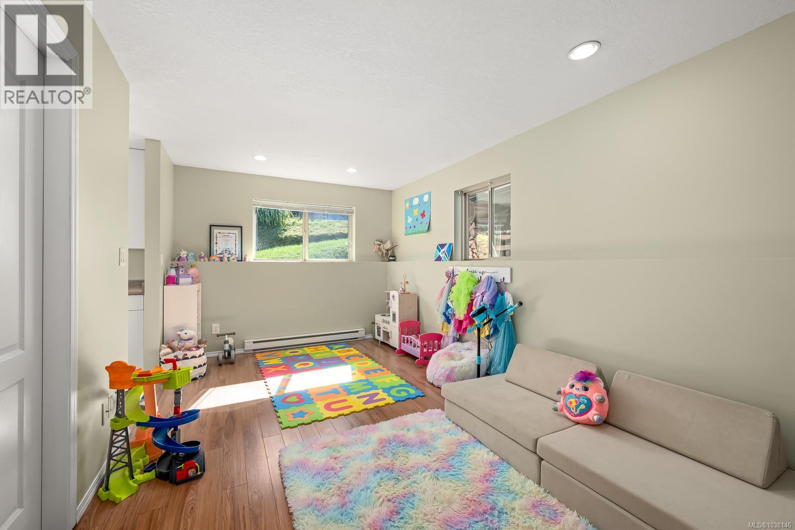 809 Willowcrest Rd, Campbell River