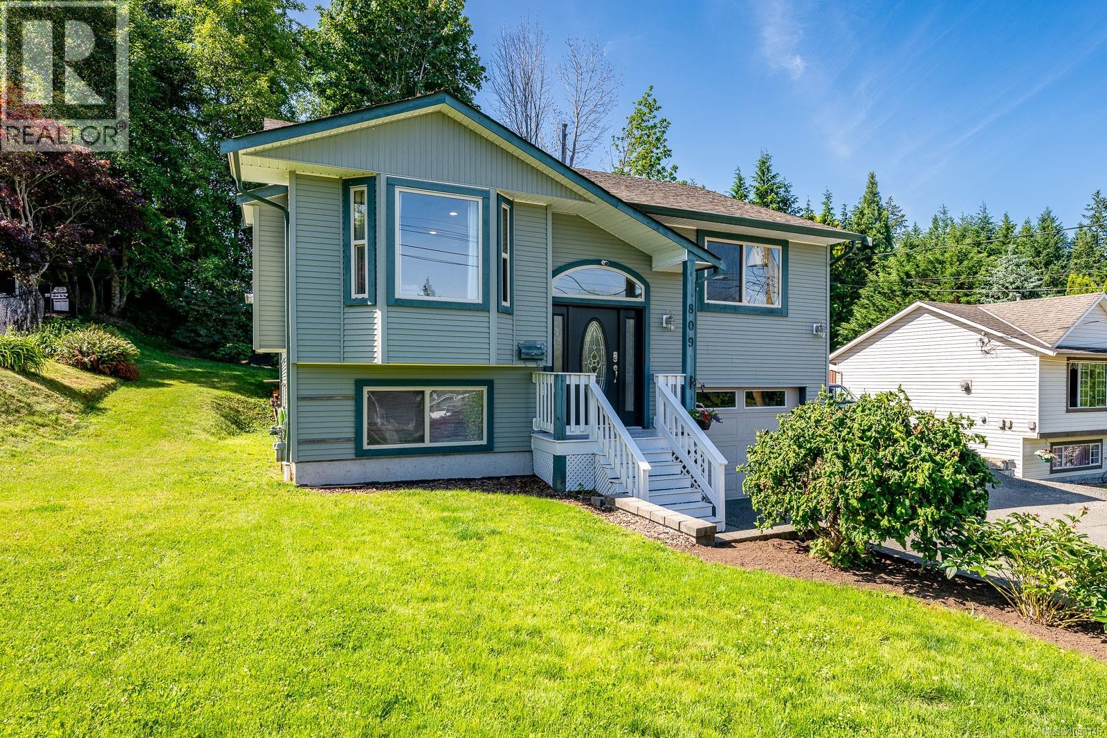 809 Willowcrest Rd, Campbell River