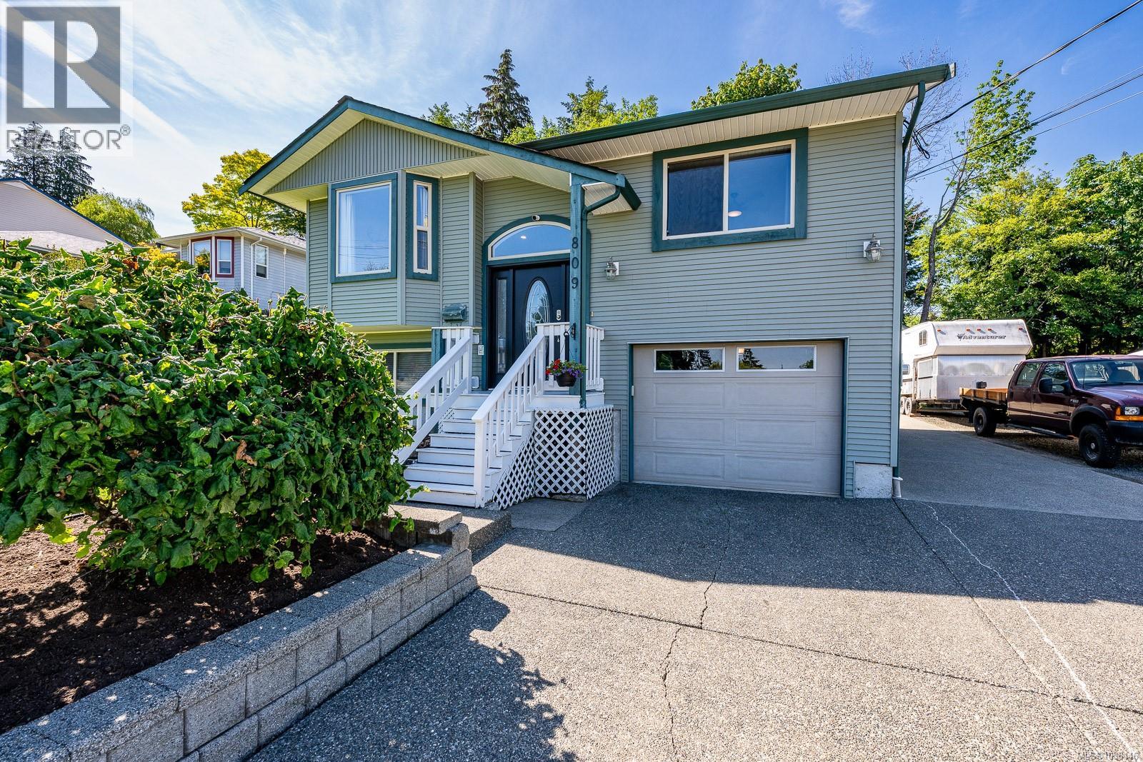 809 Willowcrest Rd, Campbell River