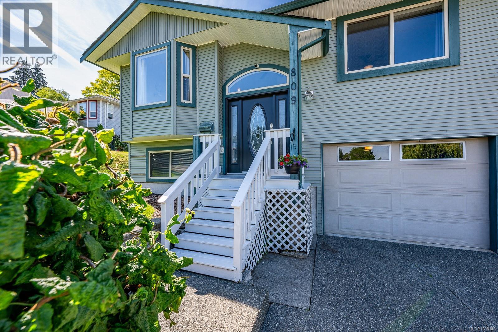 809 Willowcrest Rd, Campbell River