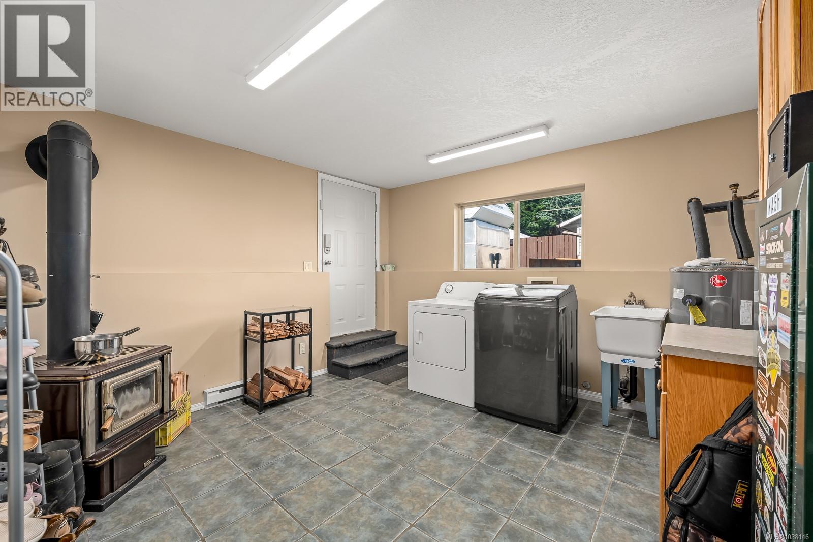 809 Willowcrest Rd, Campbell River