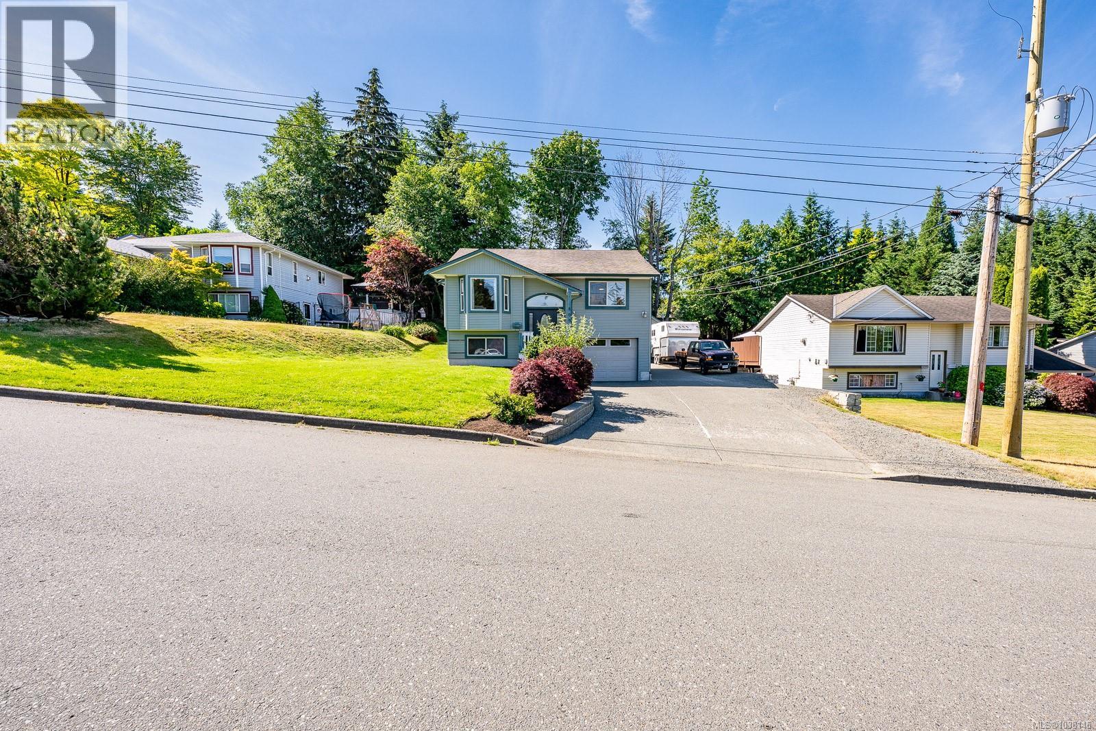809 Willowcrest Rd, Campbell River