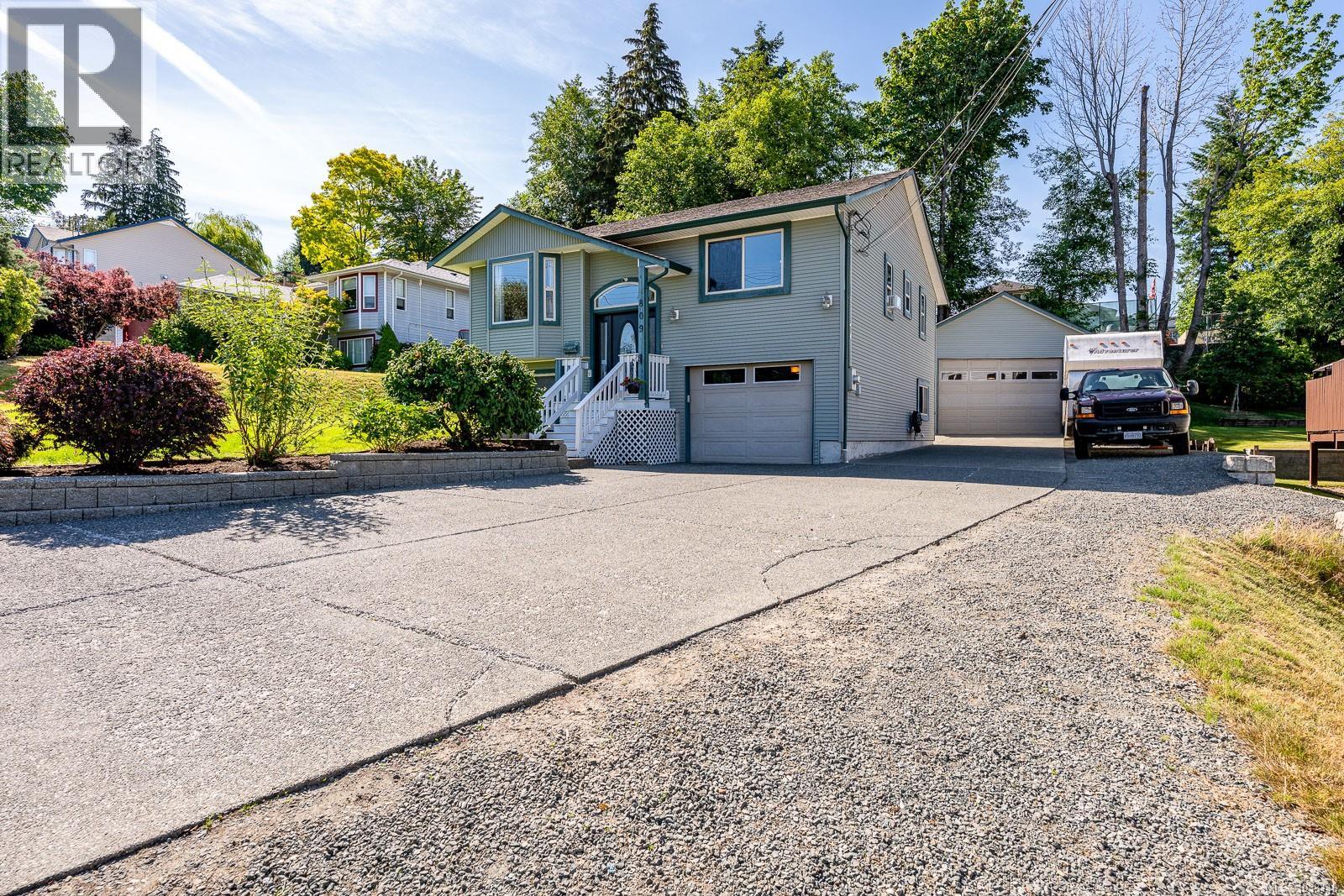 809 Willowcrest Rd, Campbell River