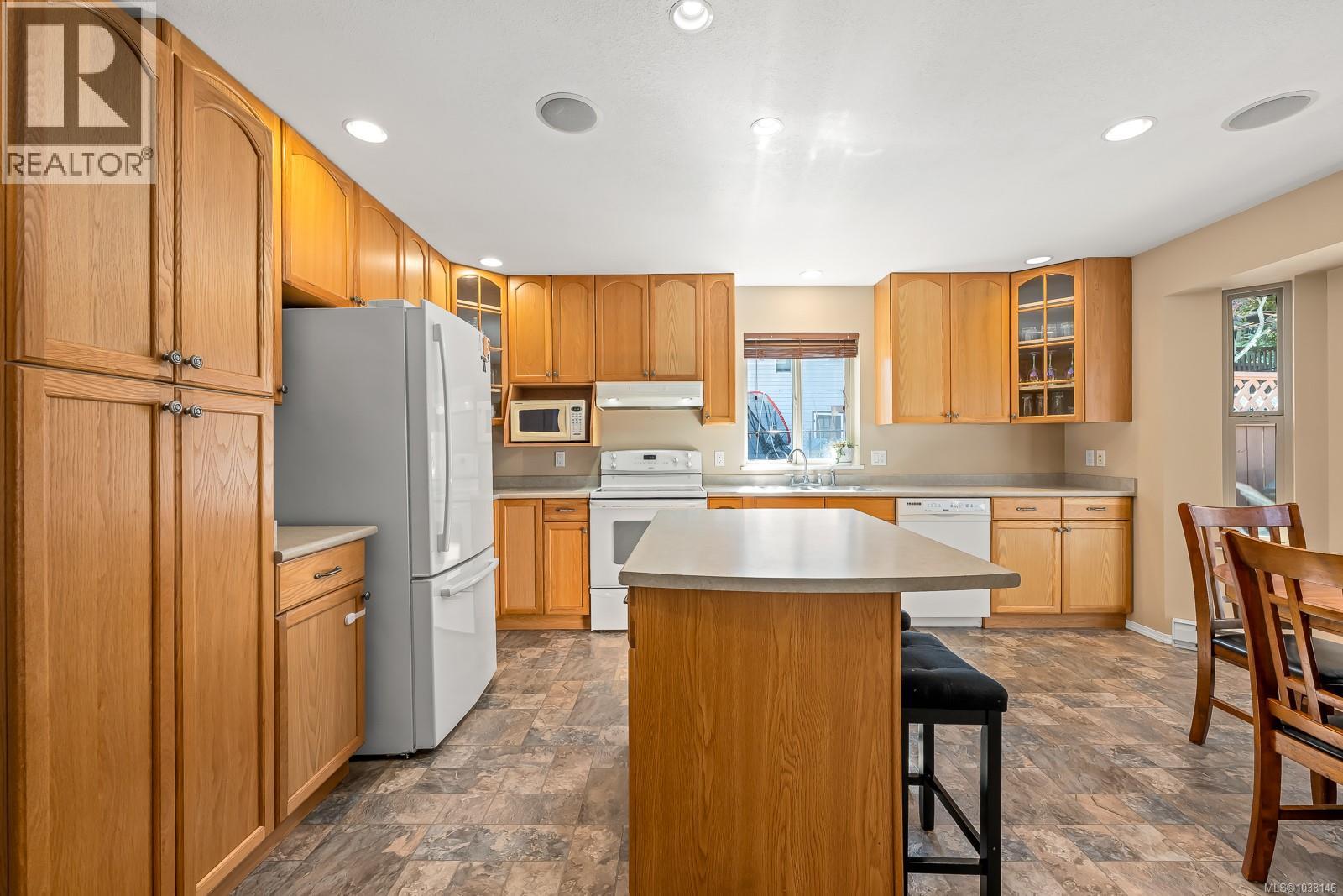 809 Willowcrest Rd, Campbell River