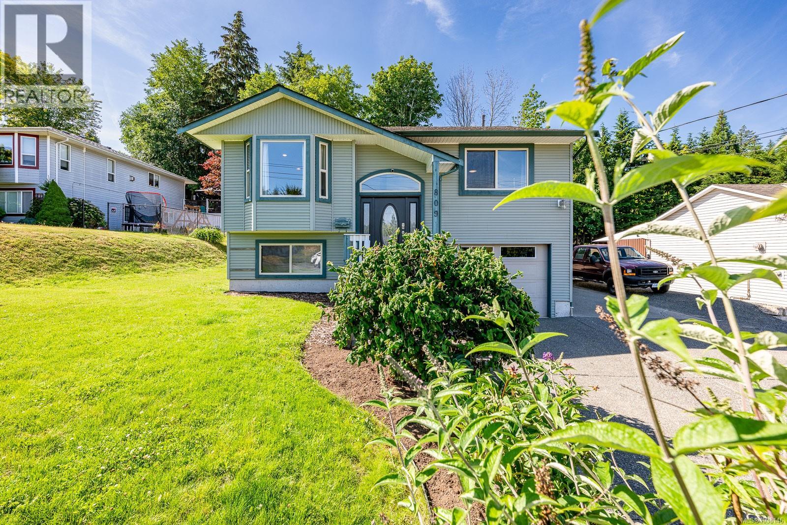 809 Willowcrest Rd, Campbell River