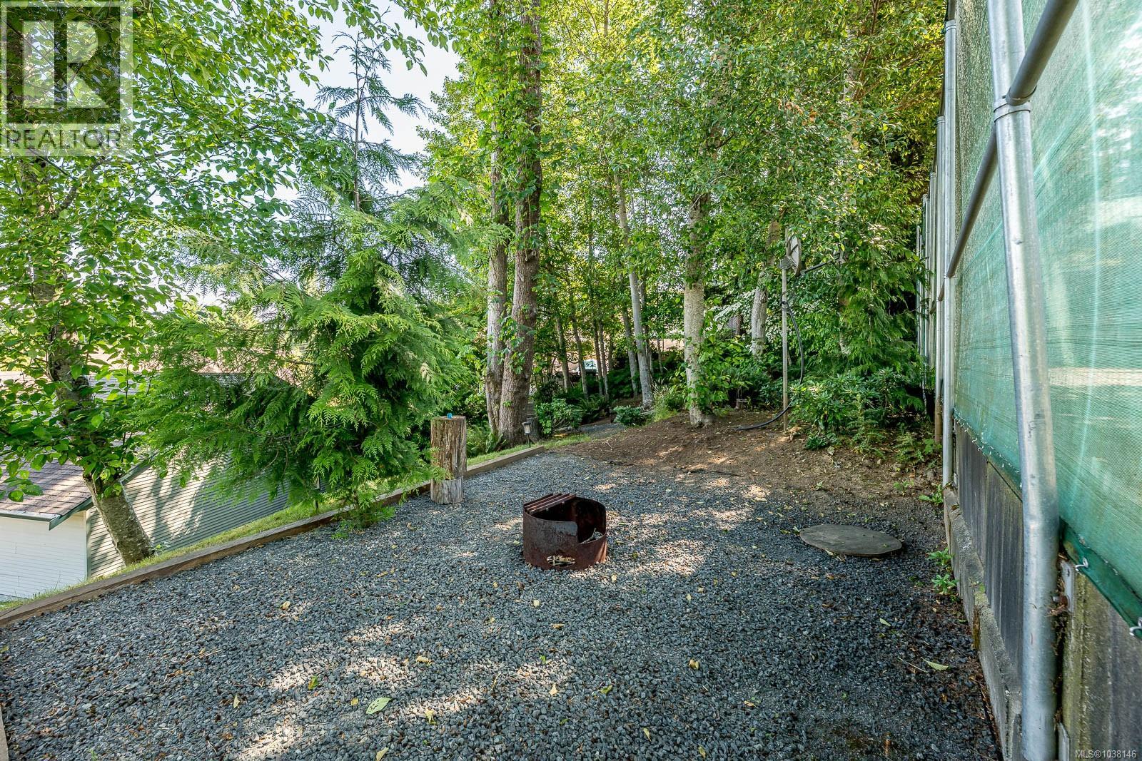 809 Willowcrest Rd, Campbell River
