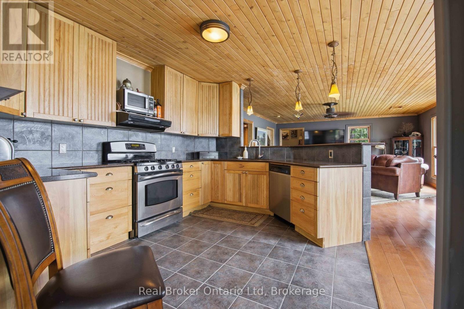 574 MALLORY BEACH ROAD - 32