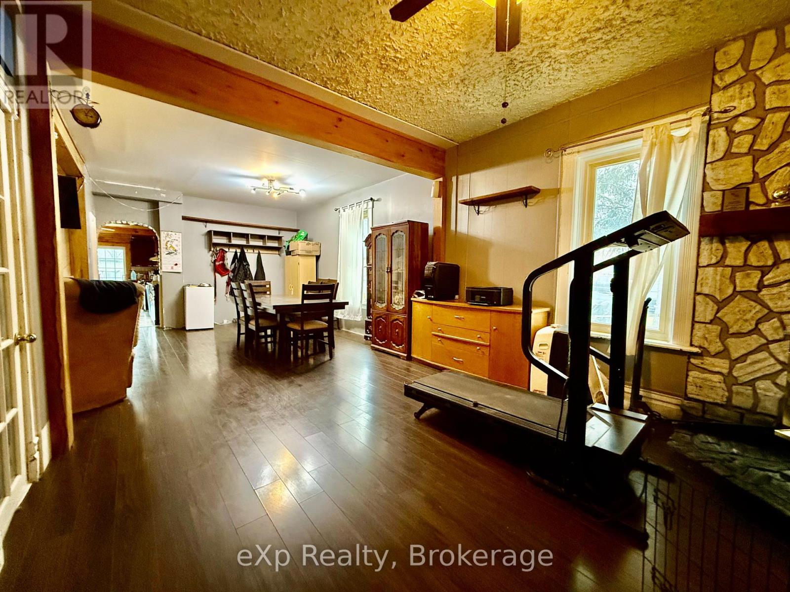 388 11TH STREET - 7