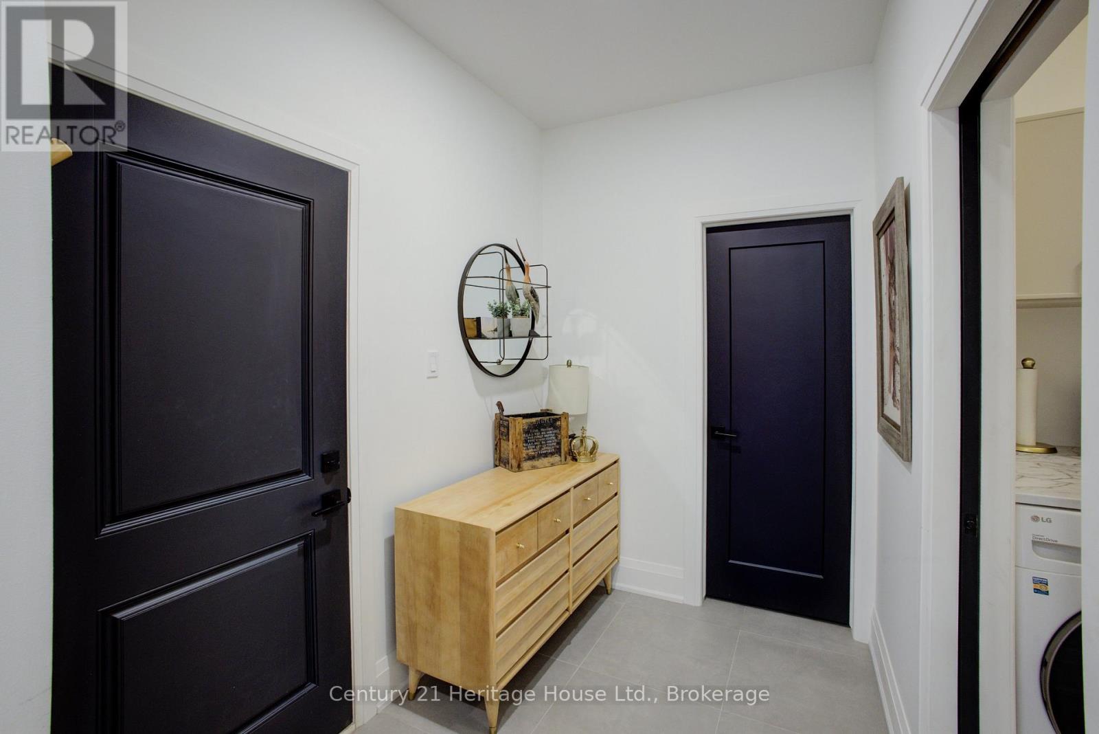 111 ECCLES AVENUE - 33