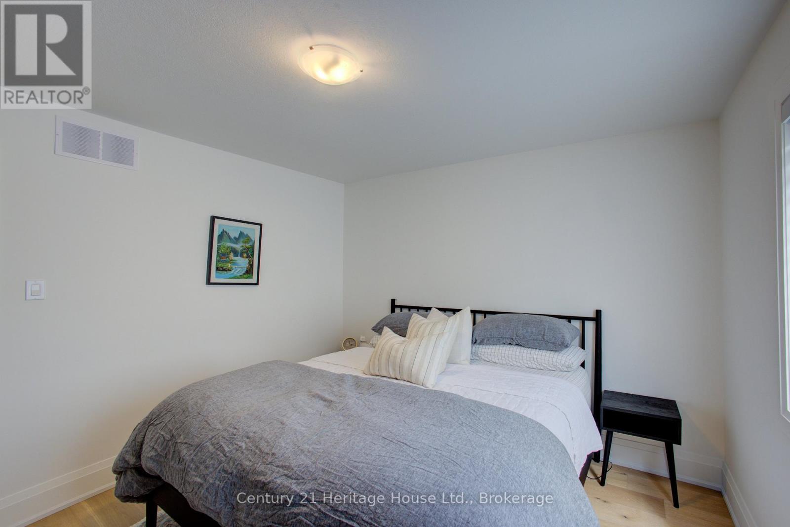 111 ECCLES AVENUE - 38