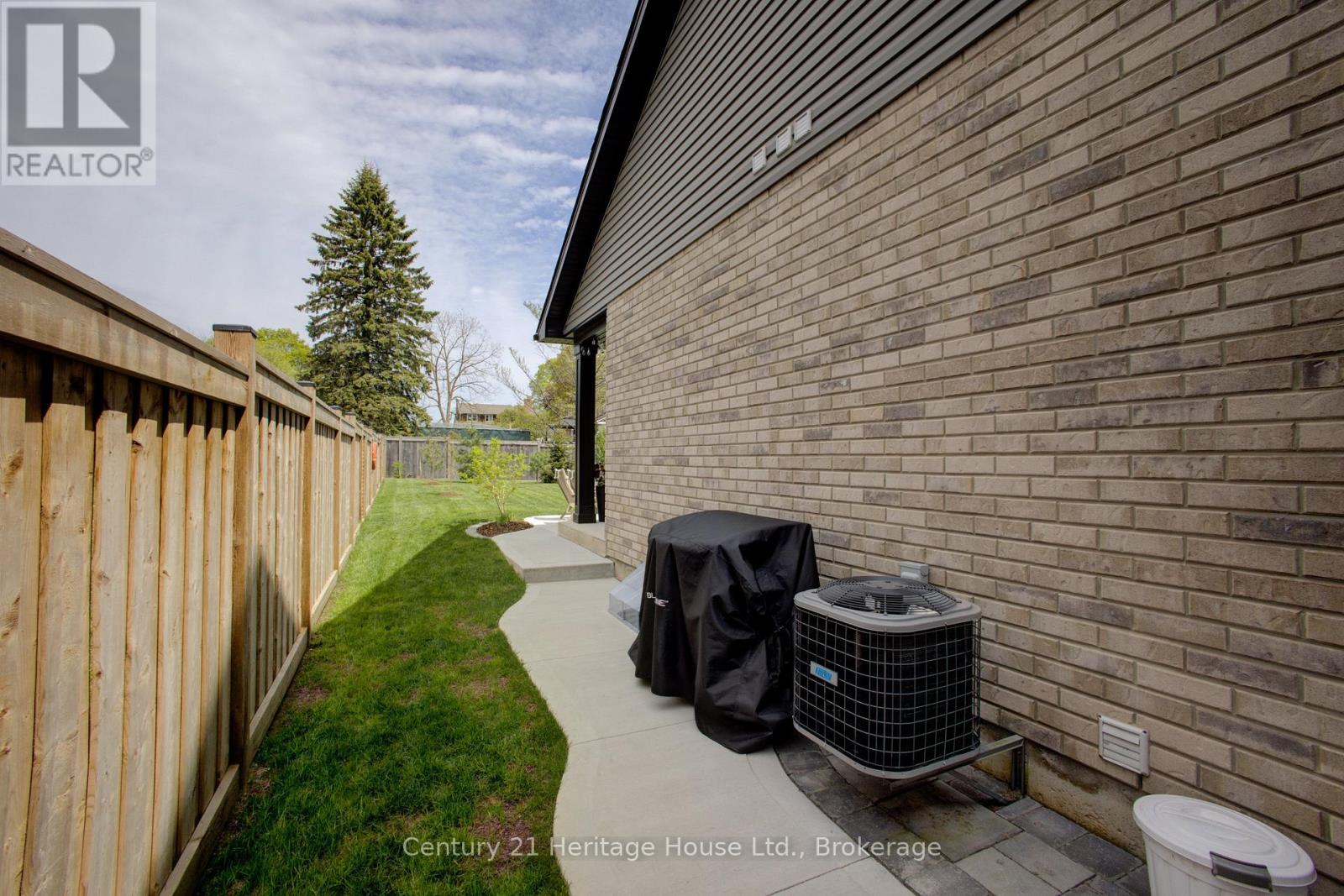 111 ECCLES AVENUE - 42