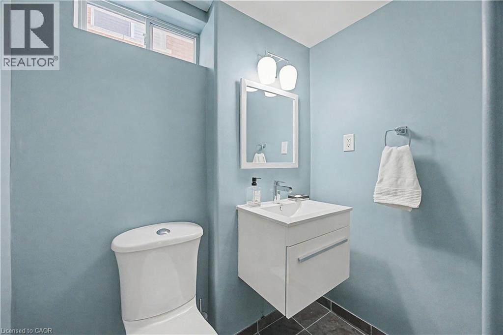 34 HIGHBURY Drive - 39