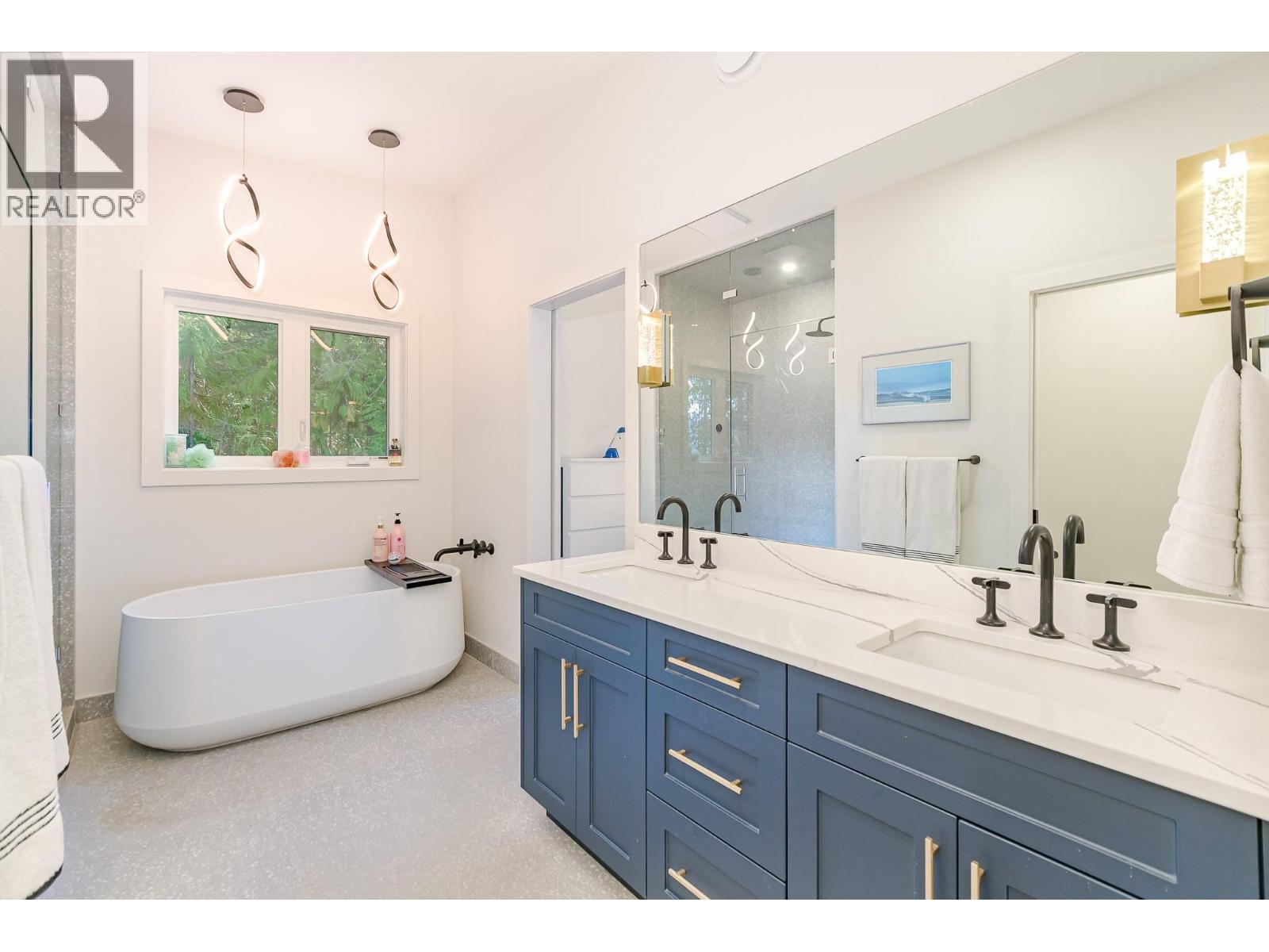 7750 Golf Course Road - 18