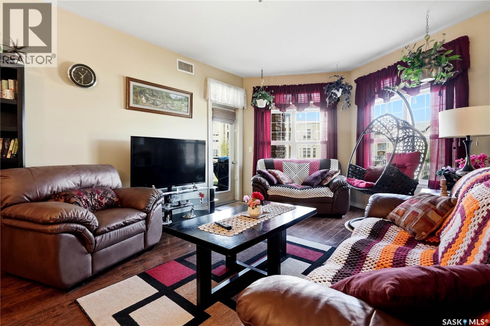 #110 2160 Heseltine ROAD - 13