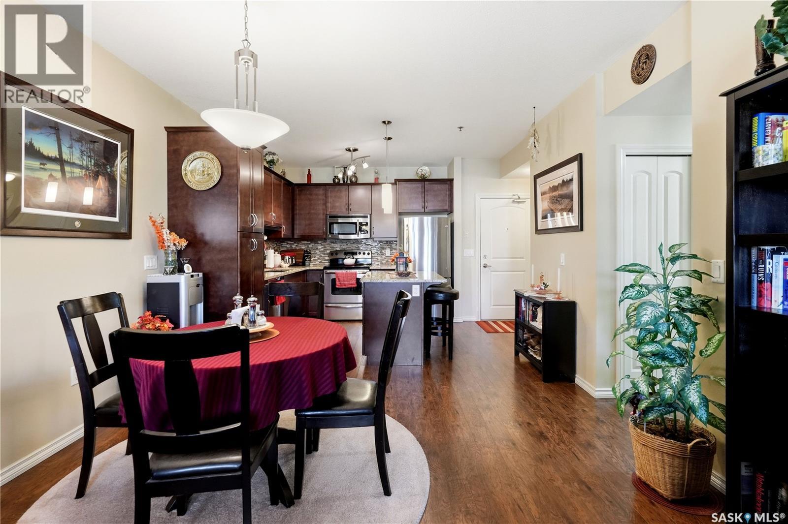 #110 2160 Heseltine ROAD - 16
