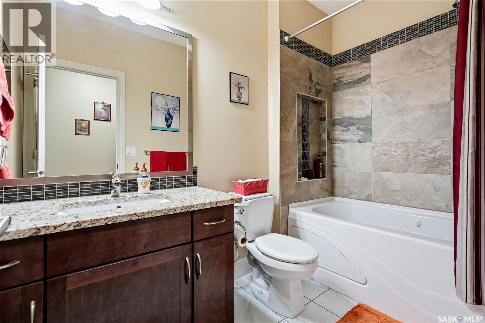 #110 2160 Heseltine ROAD - 17