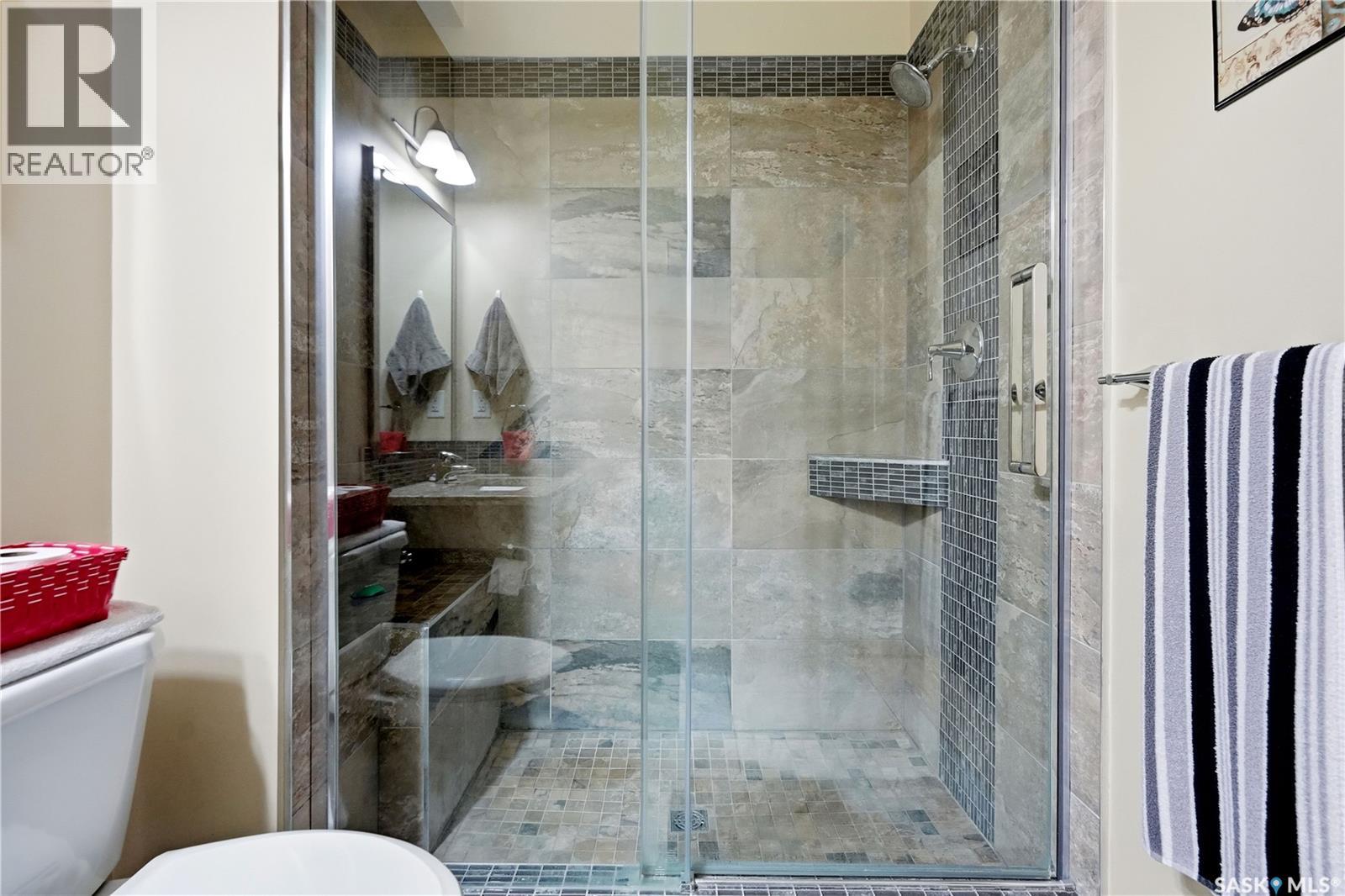 #110 2160 Heseltine ROAD - 23