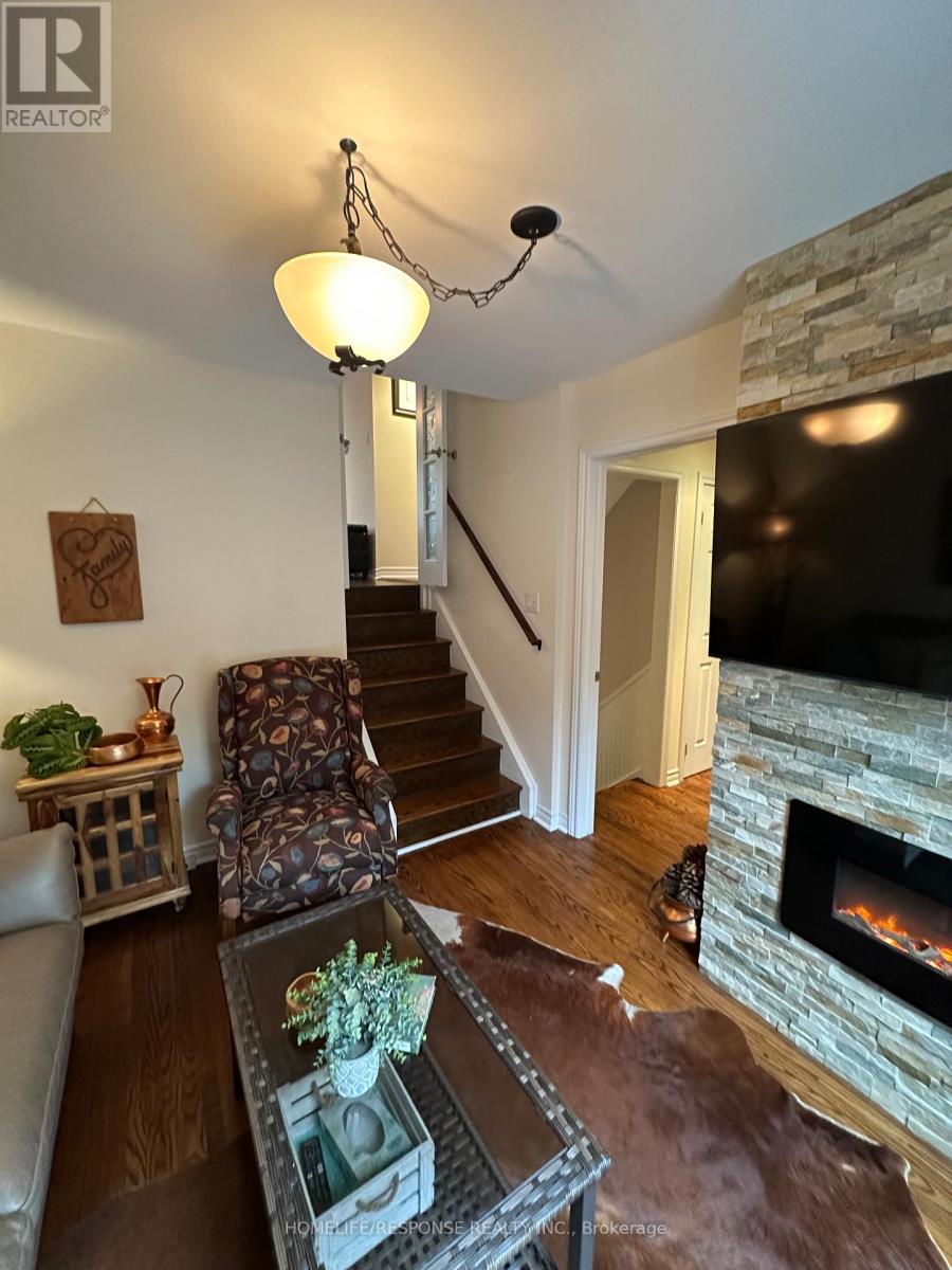 3430 HOMARK DRIVE - 12
