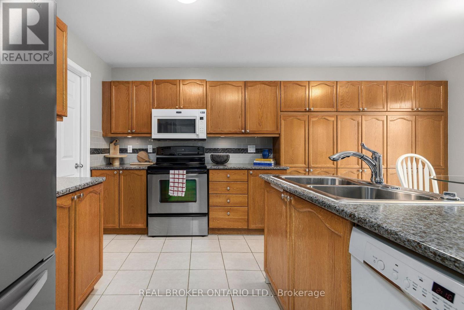 1981 ORCHARDVIEW AVENUE - 12