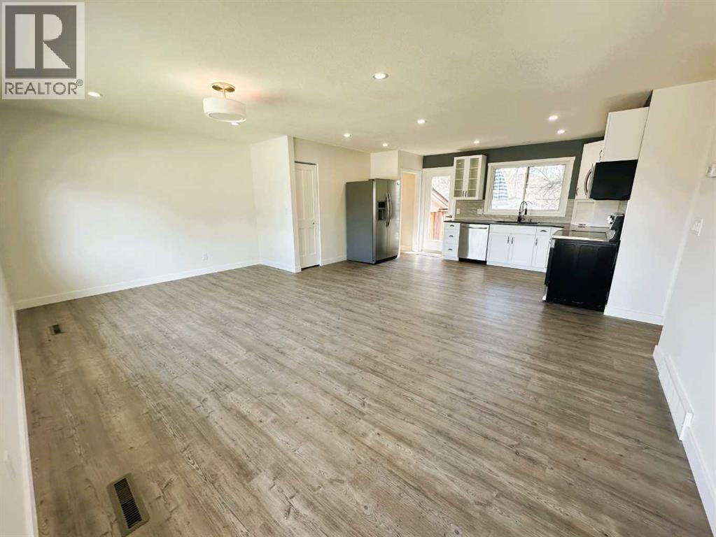 438 Charlotte Street - photo 2