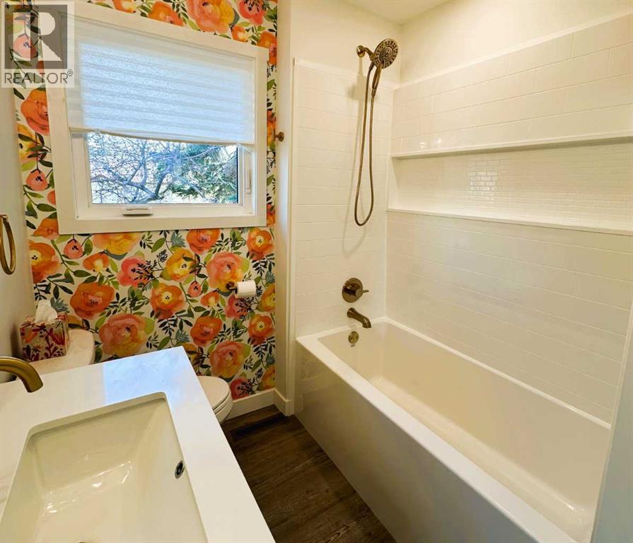 438 Charlotte Street — photo 12