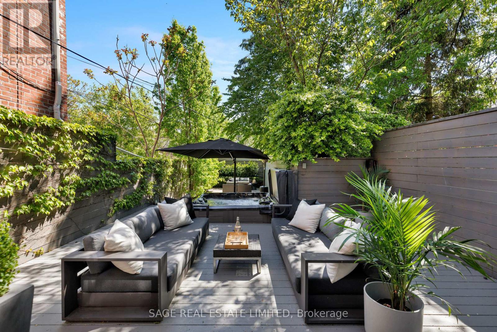 979 BROADVIEW AVENUE - 16