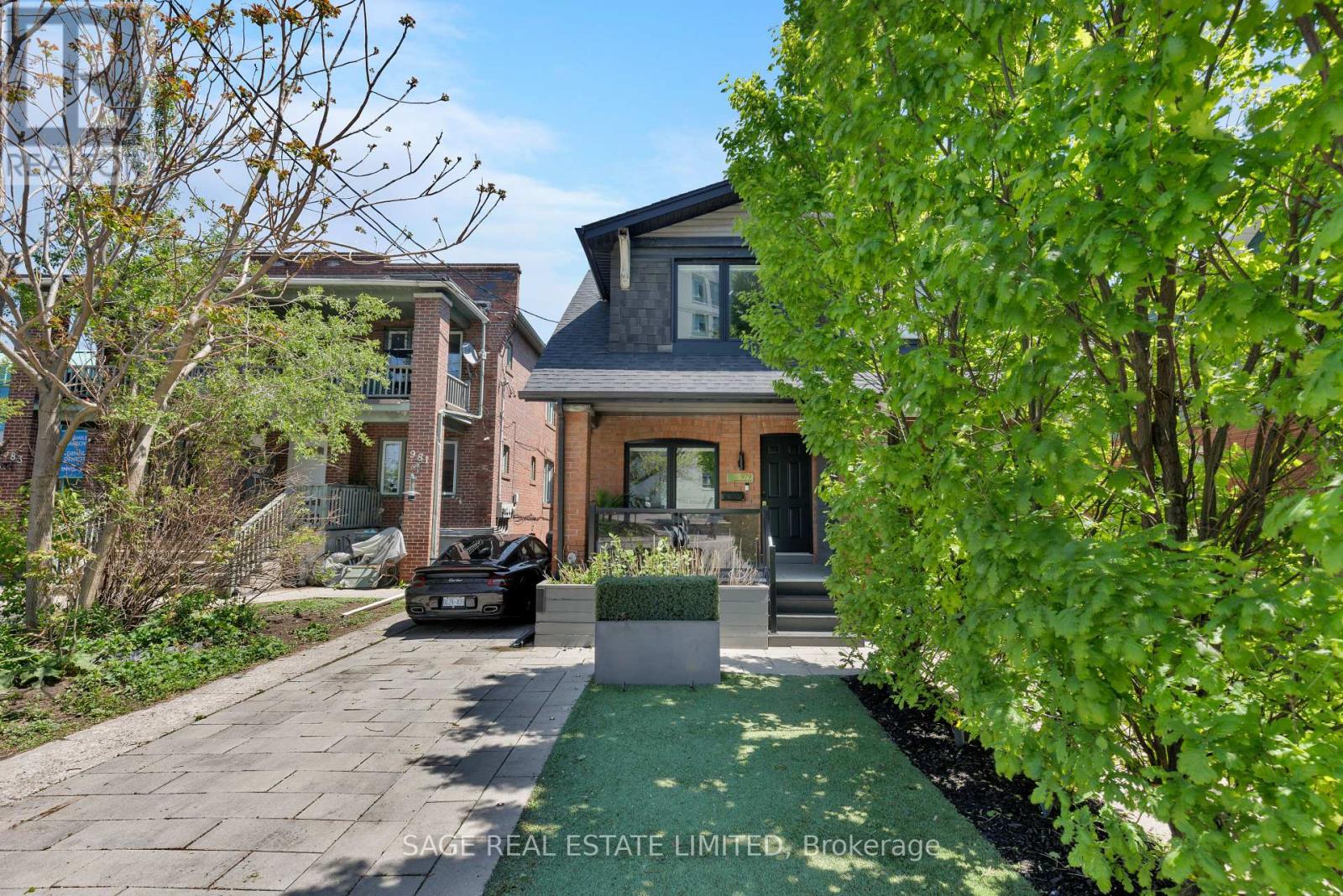 979 BROADVIEW AVENUE - Image 2