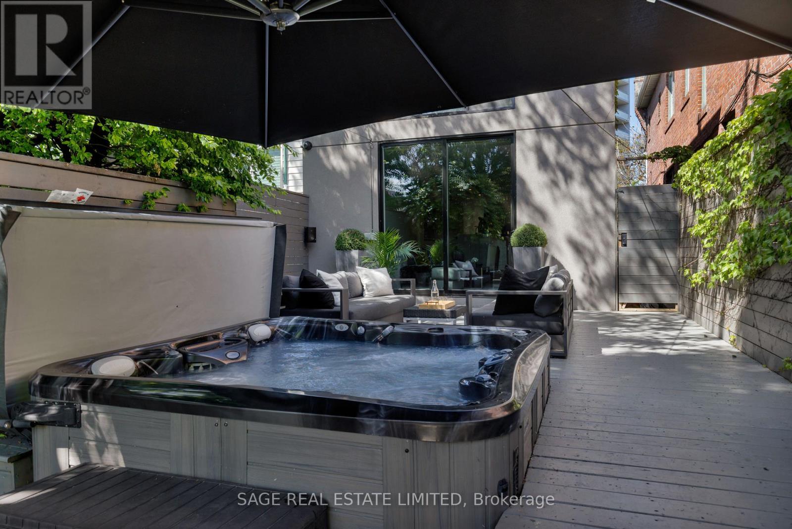 979 BROADVIEW AVENUE - 22