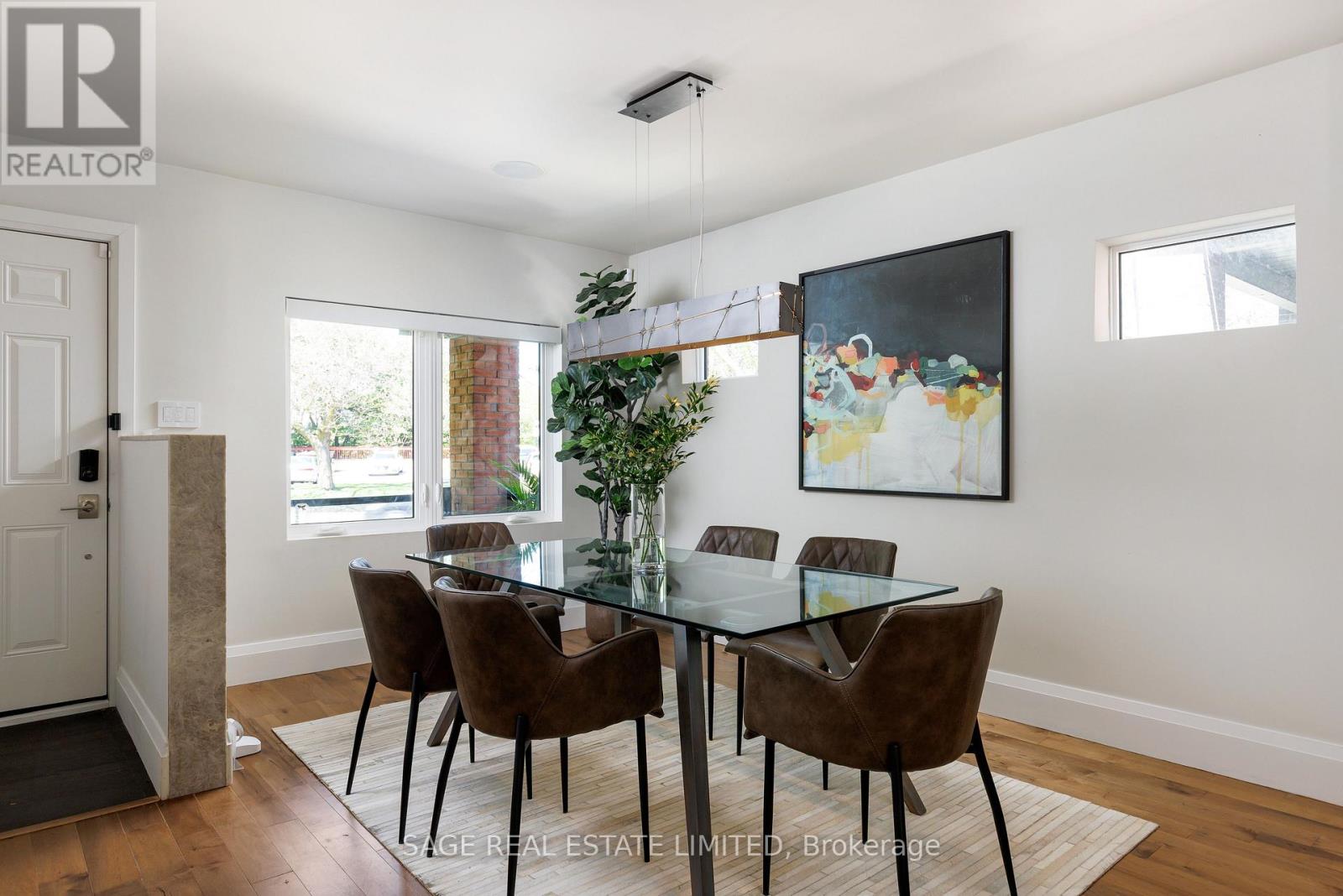 979 BROADVIEW AVENUE - 4