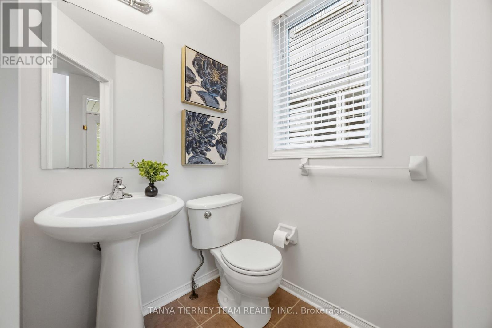75 ROBERT ATTERSLEY DRIVE E - 11