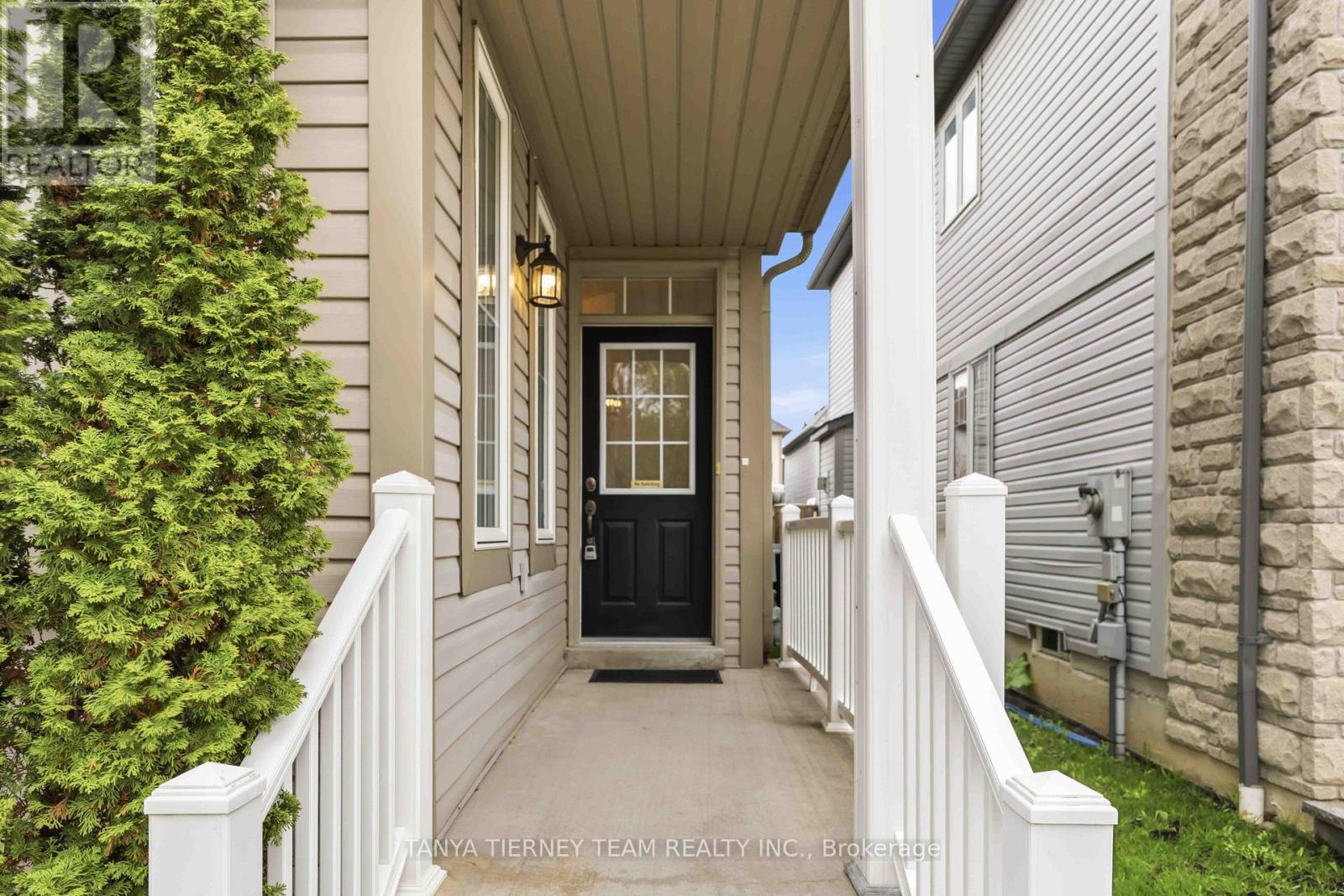 75 ROBERT ATTERSLEY DRIVE E - 4