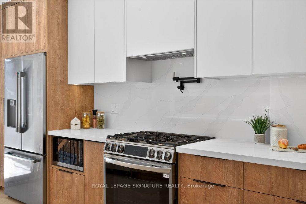 228 QUEENSDALE AVENUE - 12