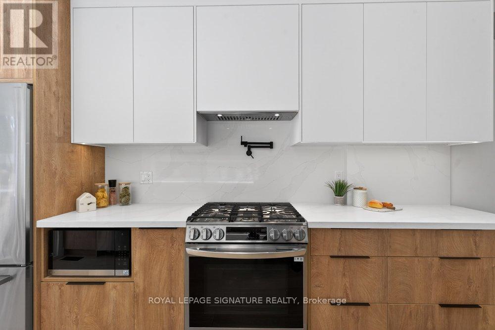 228 QUEENSDALE AVENUE - 13