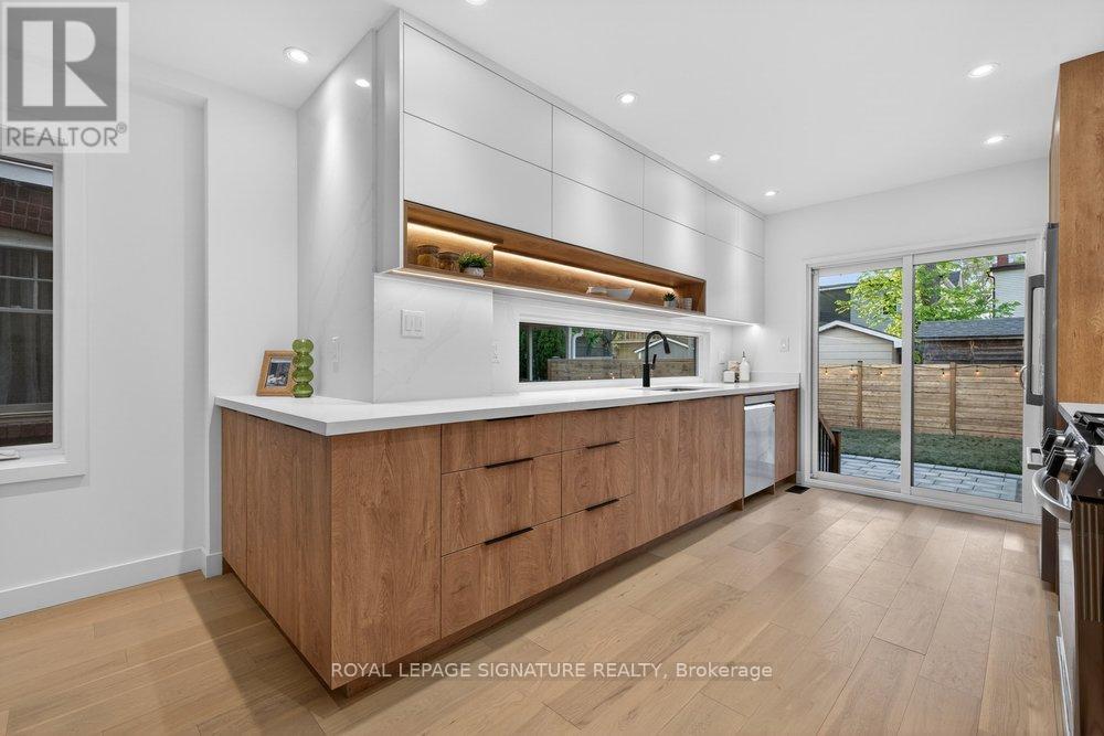 228 QUEENSDALE AVENUE - 16