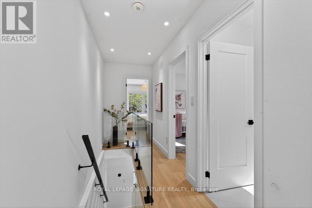 228 QUEENSDALE AVENUE - 21