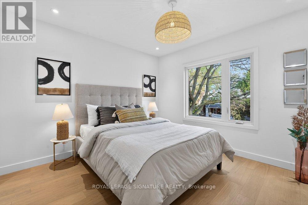 228 QUEENSDALE AVENUE - 22