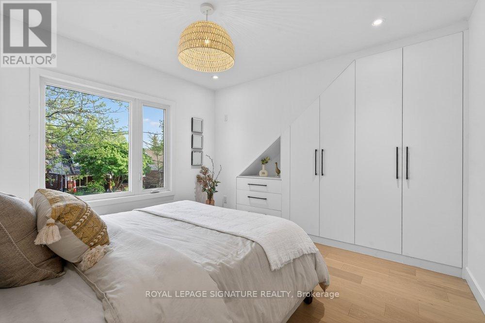 228 QUEENSDALE AVENUE - 24