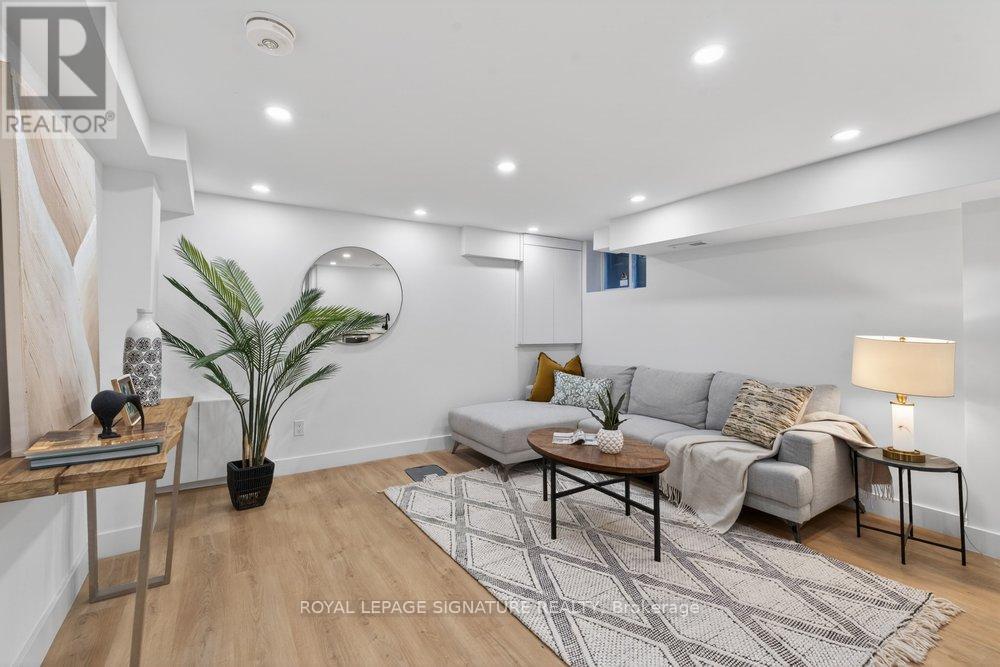 228 QUEENSDALE AVENUE - 34