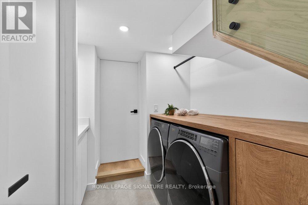 228 QUEENSDALE AVENUE - 38