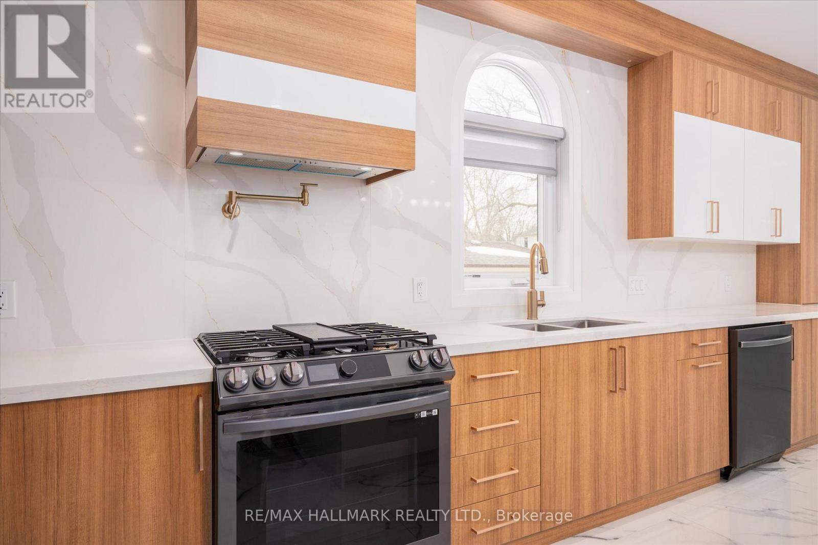 83 KALMAR AVENUE - 14