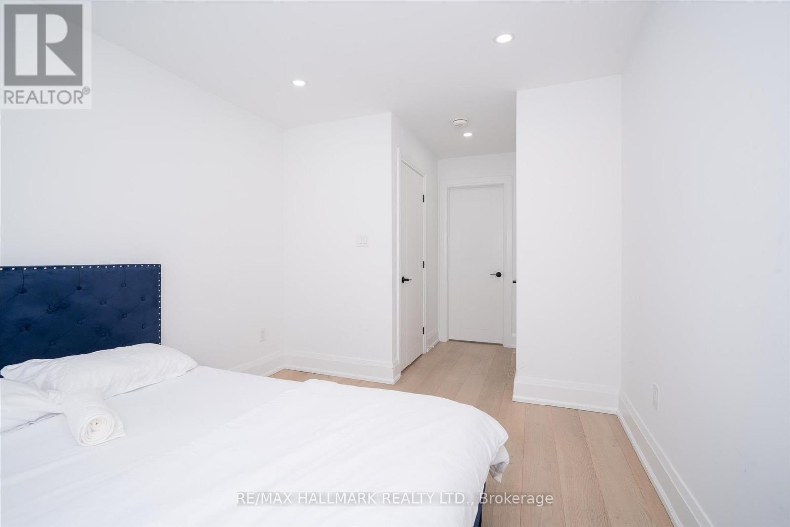 83 KALMAR AVENUE - 32
