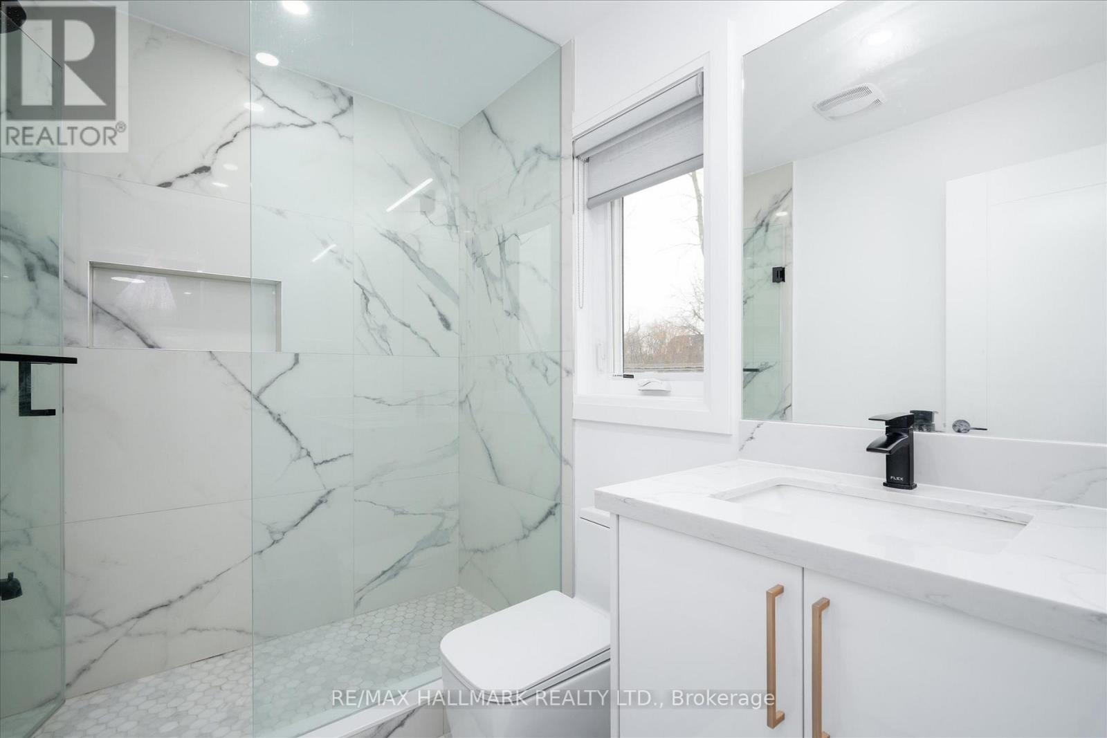 83 KALMAR AVENUE - 33